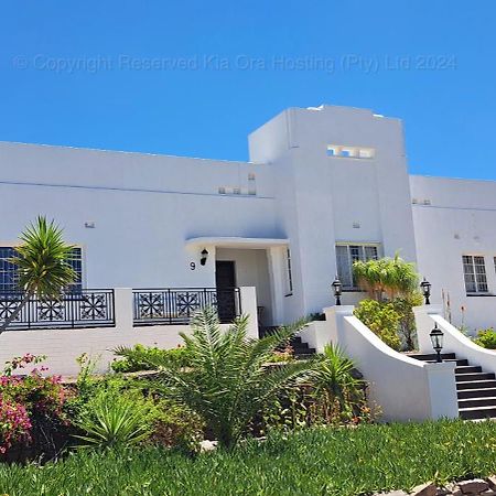 Kia Ora Guest House Beaufort West Exterior photo