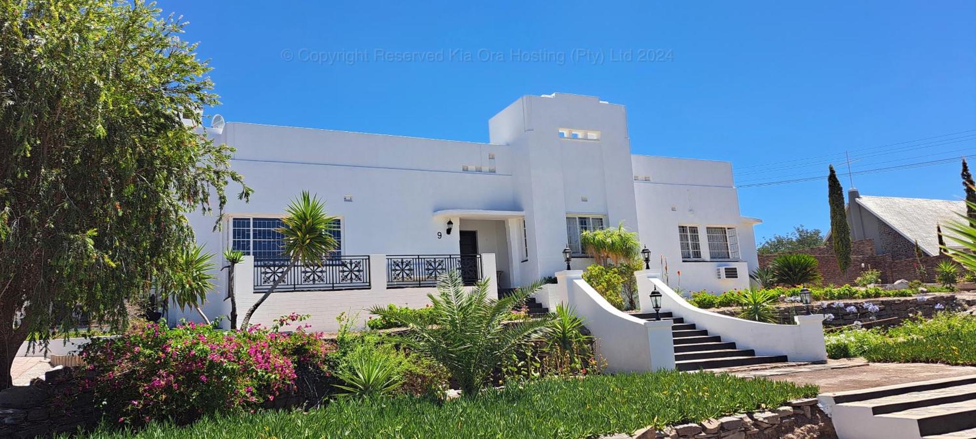 Kia Ora Guest House Beaufort West Exterior photo